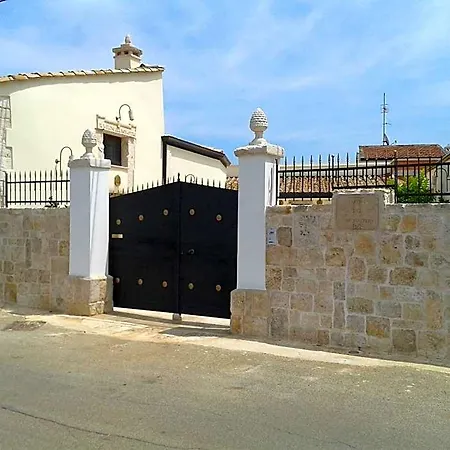 Il Mulino Del Monastero فندق مبيت وإفطار 4*